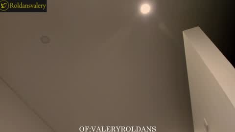 Snapshot of roldansvalery chatting on 01.08.25 Valery Roldans online show from 01.08.25