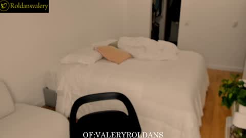 Snapshot of roldansvalery chatting on 01.09.25 Valery Roldans online show from 01.09.25