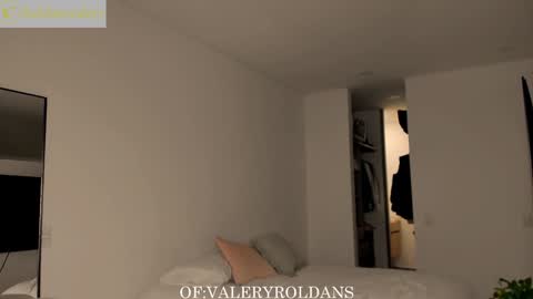 Snapshot of roldansvalery chatting on 01.20.25 Valery Roldans online show from 01.20.25