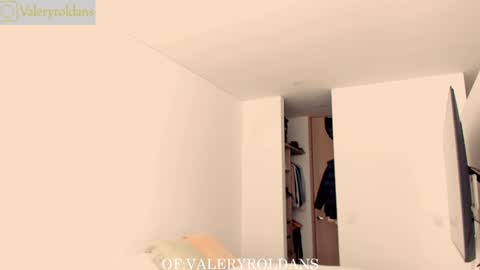 Snapshot of roldansvalery chatting on 01.31.25 Valery Roldans online show from 01.31.25