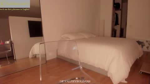 Snapshot of roldansvalery chatting on 03.27.26 Valery Roldans online show from 03.27.26