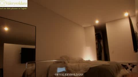 Snapshot of roldansvalery chatting on 04.22.26 Valery Roldans online show from 04.22.26