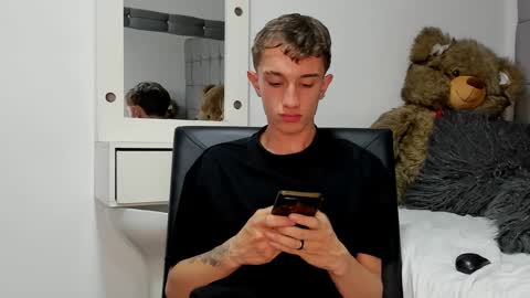 twink juli online show from 12.29.24