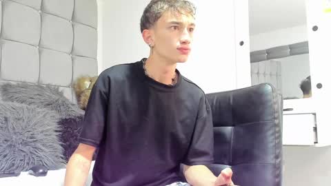 twink juli online show from 12.31.24