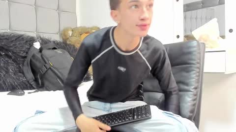 twink juli online show from 01.02.25