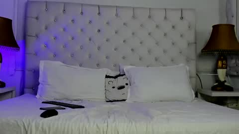 twink juli online show from 01.18.25