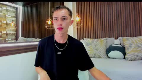twink juli online show from 03.10.25