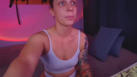Snapshot of rollamoonshine chatting on 06.19.26 rollamoonshine online show from 06.19.26