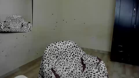 Snapshot of rolling_05 chatting on 01.19.26 rolling_05 online show from 01.19.26