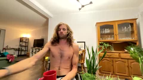 Snapshot of rollinintheweeds chatting on 09.28.25 Rollinintheweeds online show from 09.28.25