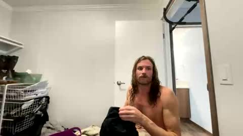 Snapshot of rollinintheweeds chatting on 11.28.25 Rollinintheweeds online show from 11.28.25