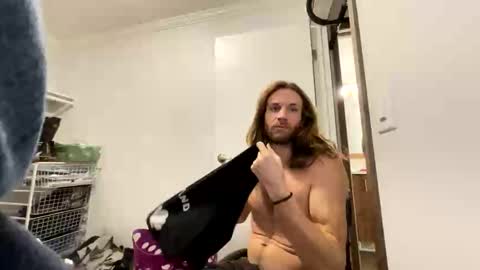 Snapshot of rollinintheweeds chatting on 02.01.26 Rollinintheweeds online show from 02.01.26