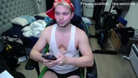 Snapshot of romantic_twunk chatting on 11.29.25 romantic_twunk online show from 11.29.25