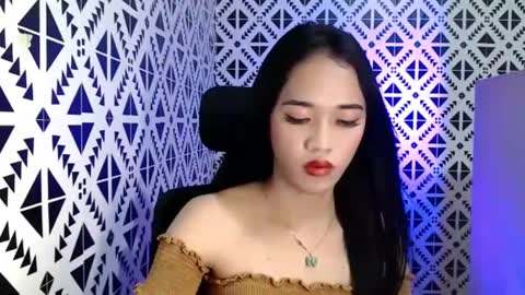 Snapshot of romanticslutxxx chatting on 02.06.25 empress online show from 02.06.25