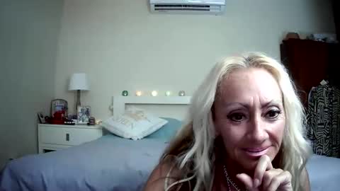 Snapshot of romeodiamond chatting on 06.05.26 romeodiamond online show from 06.05.26