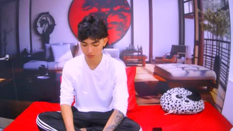 Snapshot of romeomillerr chatting on 10.02.25 Romeo online show from 10.02.25
