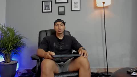 Snapshot of ronnie_canford chatting on 01.09.26 RonnieCanford online show from 01.09.26