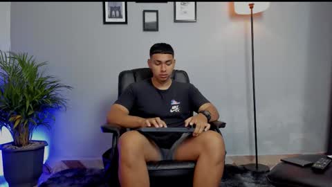 Snapshot of ronnie_canford chatting on 01.18.26 RonnieCanford online show from 01.18.26