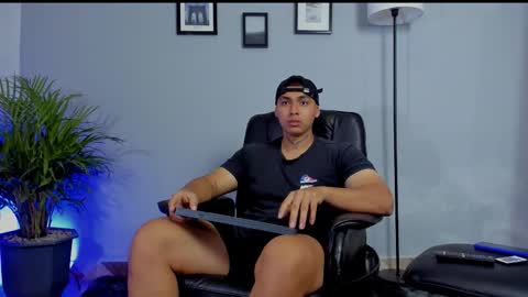 Snapshot of ronnie_canford chatting on 02.03.26 RonnieCanford online show from 02.03.26