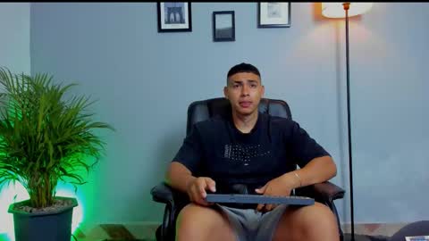 Snapshot of ronnie_canford chatting on 02.22.26 RonnieCanford online show from 02.22.26