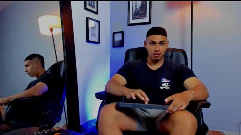 Snapshot of ronnie_canford chatting on 03.15.26 RonnieCanford online show from 03.15.26