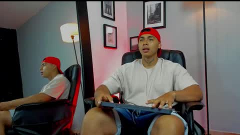 Snapshot of ronnie_canford chatting on 03.22.26 RonnieCanford online show from 03.22.26