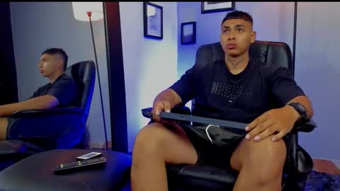 Snapshot of ronnie_canford chatting on 03.28.26 RonnieCanford online show from 03.28.26