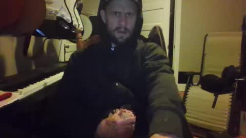 Snapshot of ronniejohnston13 chatting on 04.05.26 ronniejohnston13 online show from 04.05.26