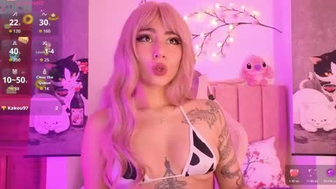 Snapshot of roose_eva chatting on 05.25.26 roose eva online show from 05.25.26
