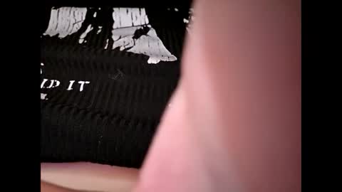 Snapshot of roozzzof chatting on 10.01.25 rooz online show from 10.01.25