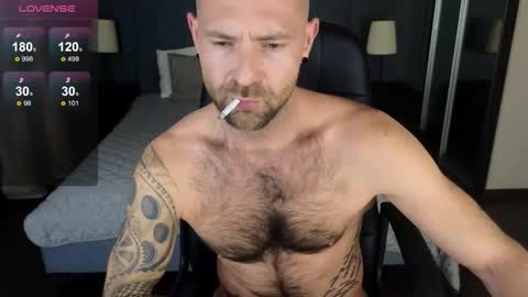 Snapshot of roryreed chatting on 11.16.25 Rory Reed online show from 11.16.25