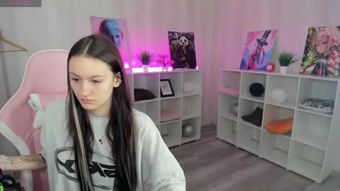 Snapshot of rosa_vaughn chatting on 05.17.26 Viola online show from 05.17.26