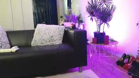 Snapshot of rosacatalleya chatting on 07.12.26 Rose online show from 07.12.26