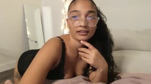 Snapshot of rosalinatoosexy chatting on 04.22.26 Rosalina online show from 04.22.26