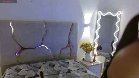 Snapshot of rosalind_tay chatting on 11.10.25 ROSALIN online show from 11.10.25