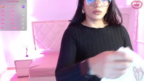 Snapshot of rosalind_tay chatting on 03.10.26 ROSALIN online show from 03.10.26