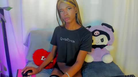 Snapshot of rosaly_rodman chatting on 10.09.25 rosaly_rodman online show from 10.09.25