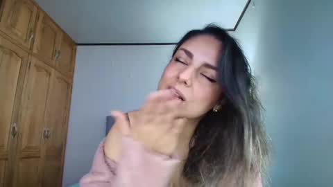 Snapshot of rosasanta8009 chatting on 03.12.25 I am Rosa online show from 03.12.25