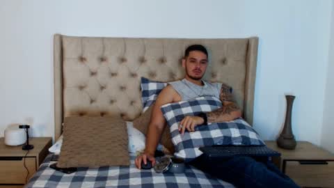 Snapshot of rose_dom chatting on 11.07.25 Rose And Dom online show from 11.07.25