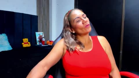 Snapshot of rose_sweet3 chatting on 10.16.25 rosesweet online show from 10.16.25
