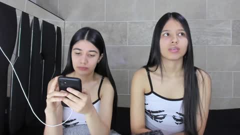 Rose y Miah online show from 12.23.24