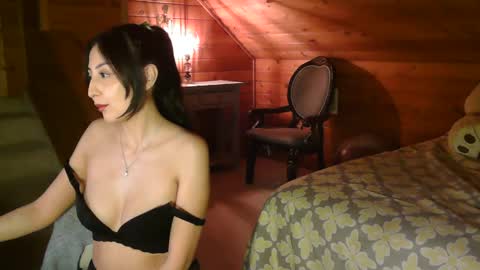 Dahlia Rose online show from 02.27.25