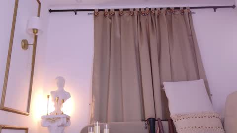 Snapshot of rosedelic chatting on 01.13.26 rosedelic online show from 01.13.26