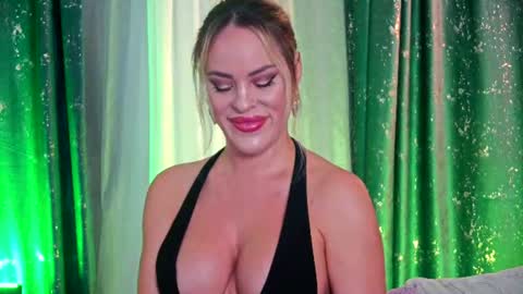 Snapshot of roseevansx chatting on 07.17.26 Sonia online show from 07.17.26