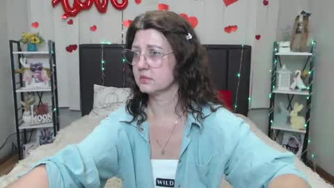 Snapshot of rosehille chatting on 05.24.26 RoseHille online show from 05.24.26