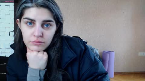 Snapshot of roselina_ chatting on 02.17.26 Rose online show from 02.17.26