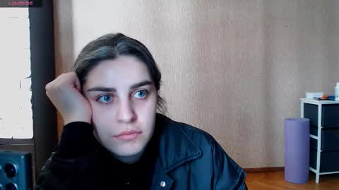 Snapshot of roselina_ chatting on 03.03.26 Rose online show from 03.03.26