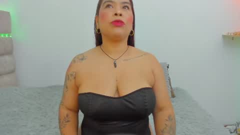 Snapshot of roselyn_caprice chatting on 07.21.26 roselyn online show from 07.21.26