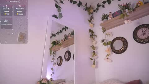 Snapshot of rosemary_rain chatting on 03.08.25 Stephani online show from 03.08.25