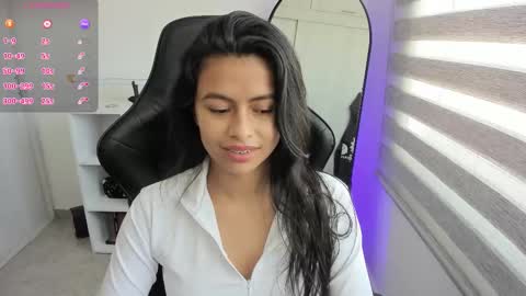 Snapshot of roseparis chatting on 10.24.25 Nat online show from 10.24.25